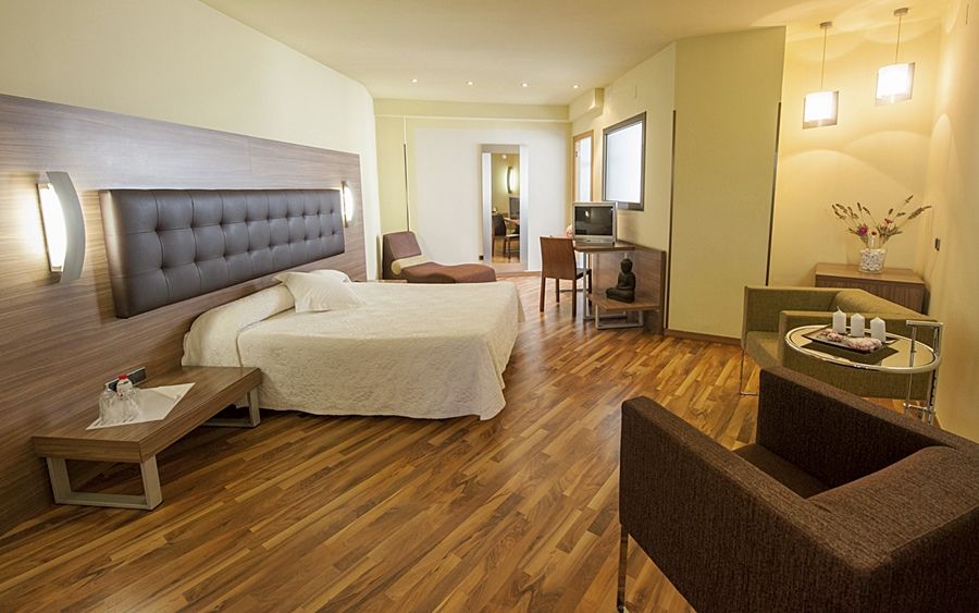Hotel El Bruc Luaran gambar