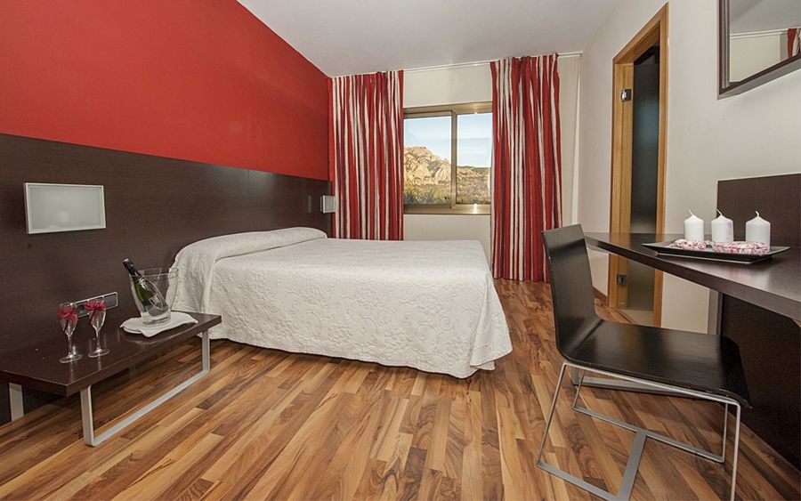 Hotel El Bruc Luaran gambar