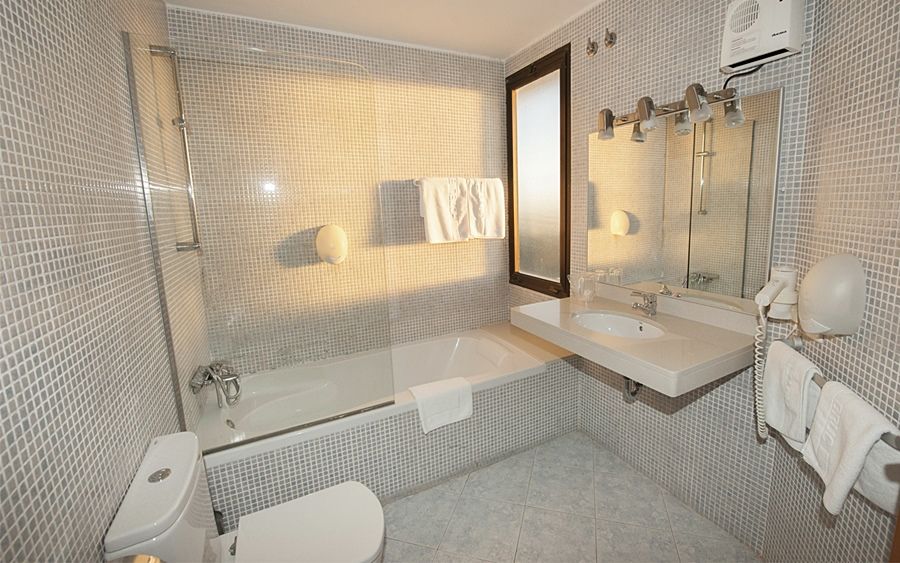 Hotel El Bruc Luaran gambar